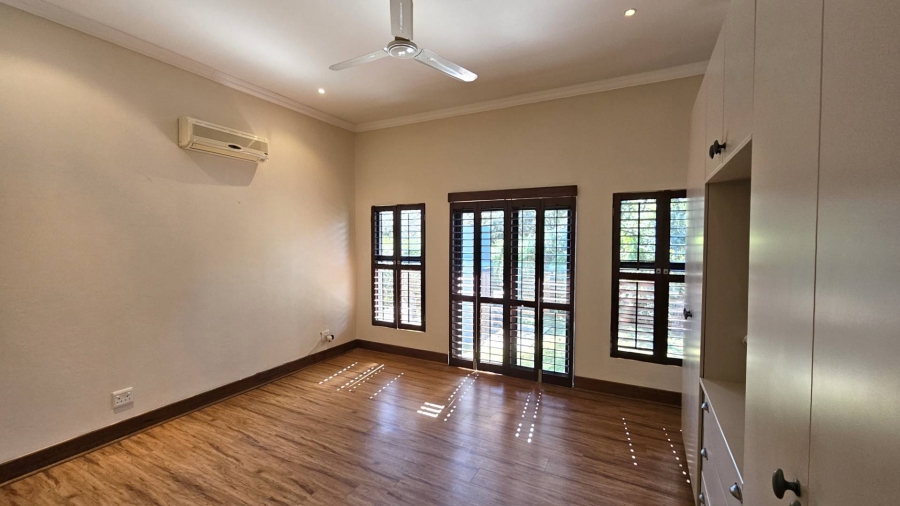 5 Bedroom Property for Sale in The Coves North West